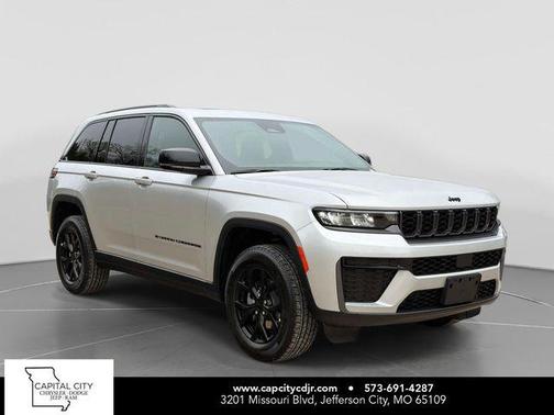 Silver Zynith 2026 Jeep Grand Cherokee Altitude