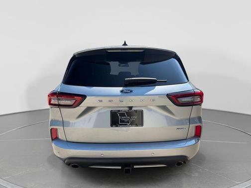 Iconic Silver Metallic 2023 Ford Escape ST-Line Elite