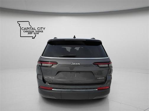 2022 Jeep Grand Cherokee L Laredo