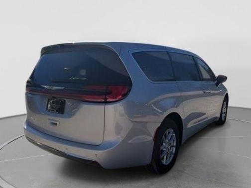 Silver Mist Clearcoat 2026 Chrysler Pacifica L