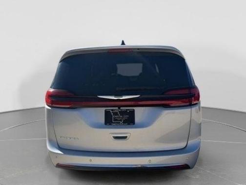 Silver Mist Clearcoat 2026 Chrysler Pacifica L