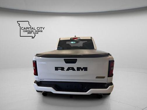 Bright White Clearcoat 2026 RAM 1500 Big Horn/Lone Star