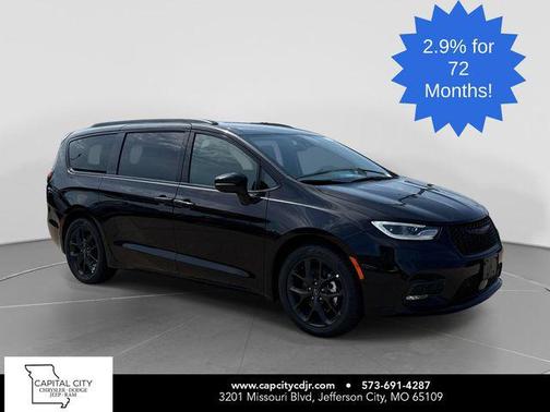 Diamond Black Crystal Pearlcoat 2026 Chrysler Pacifica L
