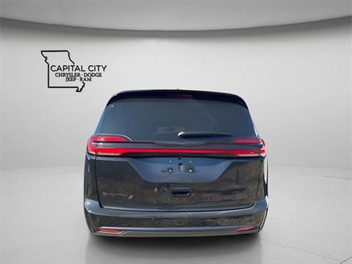 2026 Chrysler Pacifica L