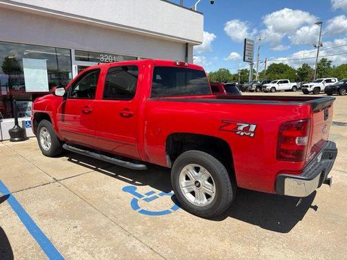 Victory Red 2011 Chevrolet Silverado 1500 LT