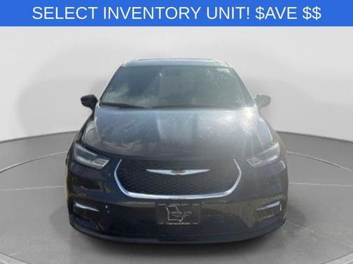 Diamond Black Crystal Pearlcoat 2026 Chrysler Pacifica L