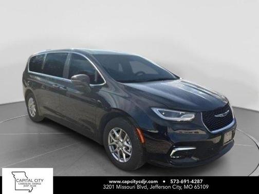 Diamond Black Crystal Pearlcoat 2026 Chrysler Pacifica L
