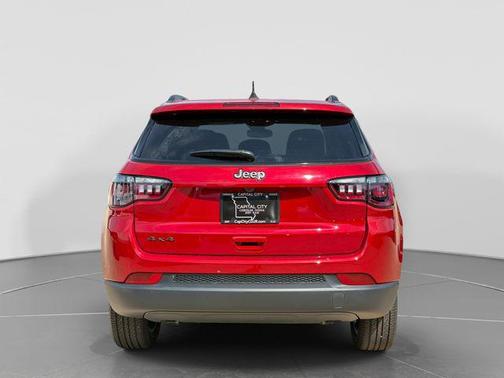 Red Hot Pearlcoat 2026 Jeep Compass Latitude