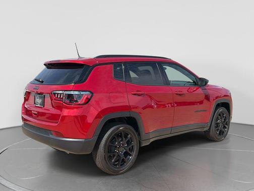 Red Hot Pearlcoat 2026 Jeep Compass Latitude