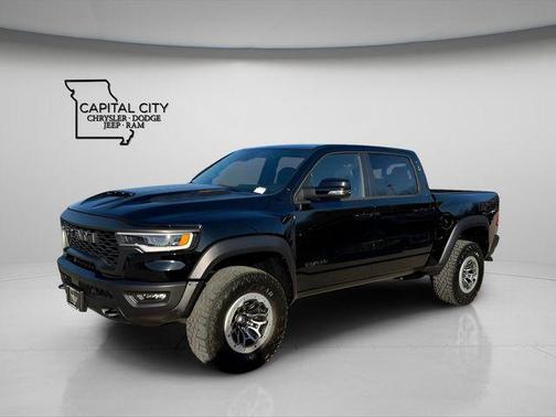 Diamond Black Crystal Pearlcoat 2026 RAM 1500 RHO Crew Cab 4x4 5'7' Box