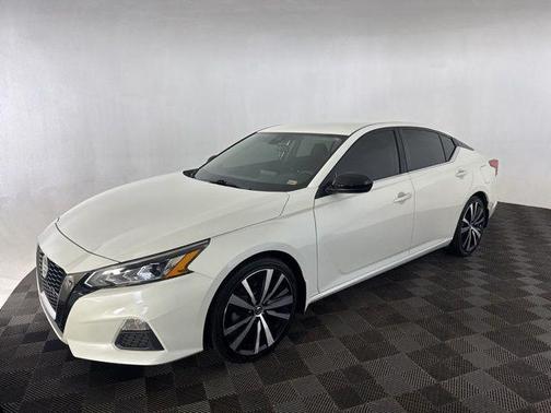 Pearl White 2020 Nissan Altima SR FWD