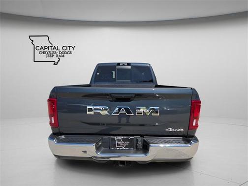 2025 RAM 2500 Tradesman Crew Cab 4x4 6'4' Box