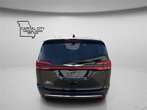 2026 Chrysler Pacifica L