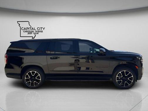 2023 Chevrolet Suburban RST