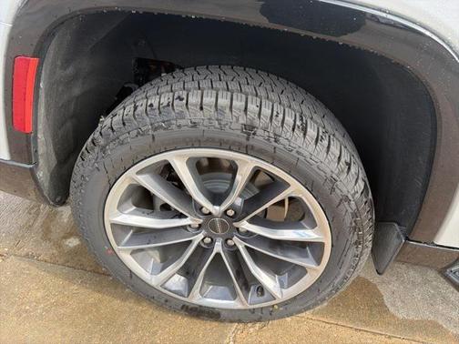 2024 Jeep Wagoneer L Series II 4x4