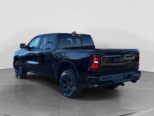 Diamond Black Crystal Pearlcoat 2026 RAM 1500 Big Horn/Lone Star