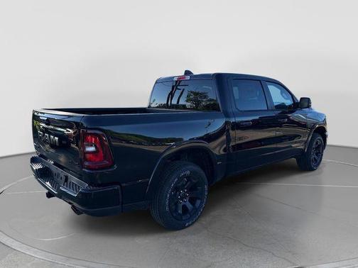 Diamond Black Crystal Pearlcoat 2026 RAM 1500 Big Horn/Lone Star
