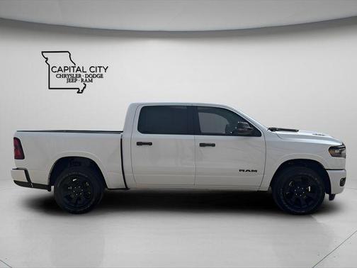 Bright White Clearcoat 2026 RAM 1500 Big Horn/Lone Star