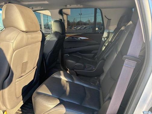 2017 Cadillac Escalade Luxury