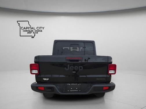 2026 Jeep Gladiator Sahara 4x4