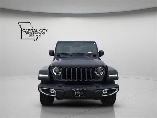 2026 Jeep Gladiator Sahara 4x4