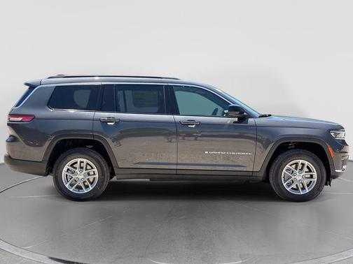 Baltic Gray Metallic Clearcoat 2026 Jeep Grand Cherokee L Altitude