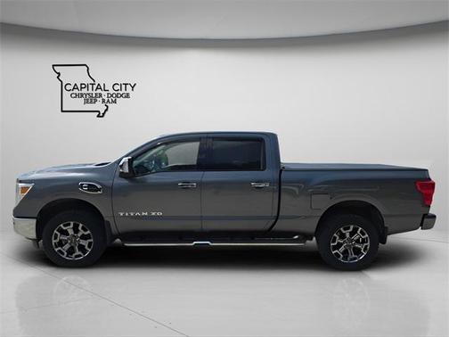 2017 Nissan Titan XD SL