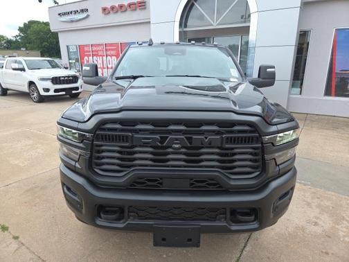 2025 RAM 3500 Tradesman Crew Cab 4x4 6'4' Box