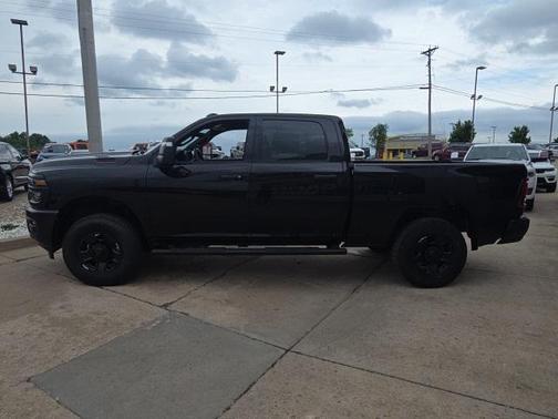 2025 RAM 3500 Tradesman Crew Cab 4x4 6'4' Box
