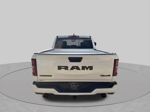 Ivory White Tri-Coat Pearlcoat 2026 RAM 1500 Laramie