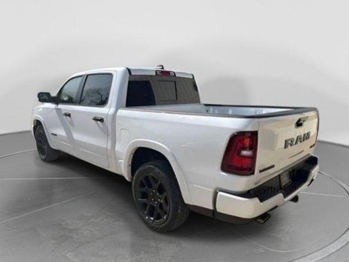 Ivory White Tri-Coat Pearlcoat 2026 RAM 1500 Laramie
