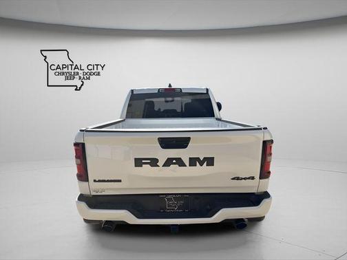 Ivory White Tri-Coat Pearlcoat 2026 RAM 1500 Laramie