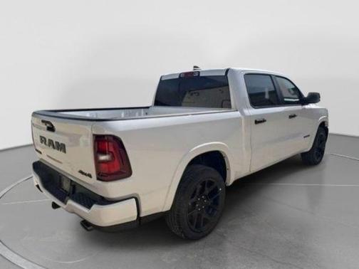 Ivory White Tri-Coat Pearlcoat 2026 RAM 1500 Laramie