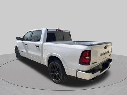 Ivory White Tri-Coat Pearlcoat 2026 RAM 1500 Laramie