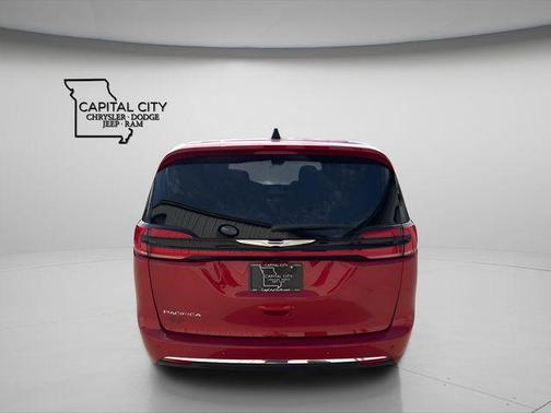 Red Hot Pearlcoat 2026 Chrysler Pacifica L