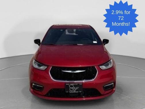 Red Hot Pearlcoat 2026 Chrysler Pacifica L