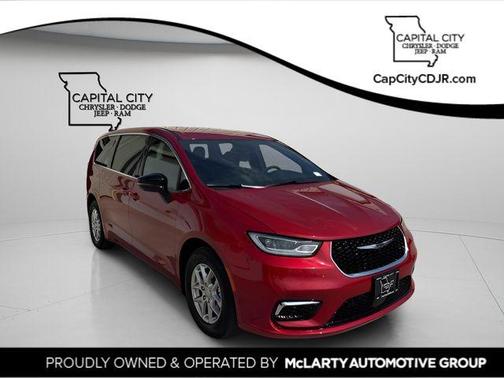 Red Hot Pearlcoat 2026 Chrysler Pacifica L