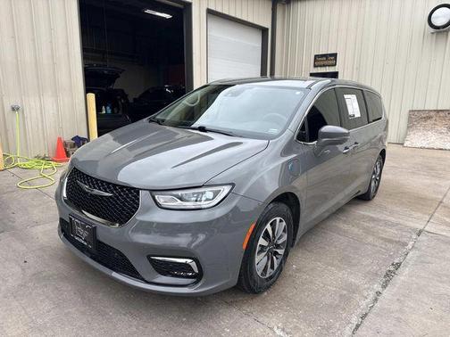 Ceramic Gray Clearcoat 2022 Chrysler Pacifica Hybrid Touring L