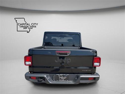 2025 Jeep Gladiator High Tide