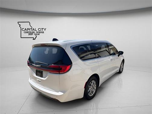 2025 Chrysler Pacifica L