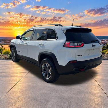 Bright White Clearcoat 2019 Jeep Cherokee Trailhawk
