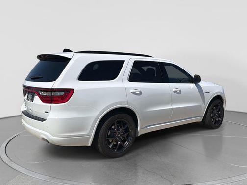 DB Black Clearcoat 2026 Dodge Durango GT AWD HEMI V8