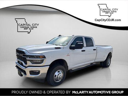Bright White Clearcoat 2026 RAM 3500 Tradesman Crew Cab 4x4 8' Box