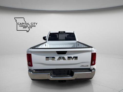 Bright White Clearcoat 2026 RAM 3500 Tradesman Crew Cab 4x4 8' Box