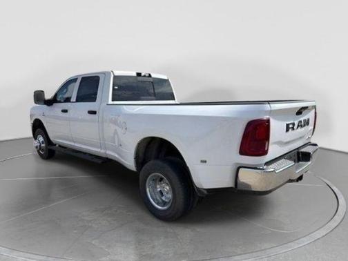 Bright White Clearcoat 2026 RAM 3500 Tradesman Crew Cab 4x4 8' Box