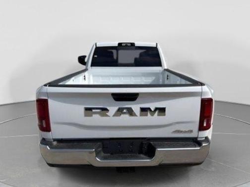Bright White Clearcoat 2026 RAM 3500 Tradesman Crew Cab 4x4 8' Box