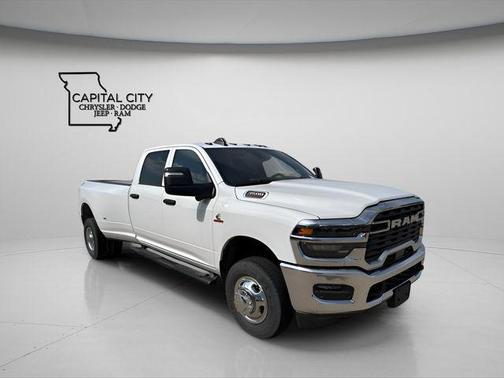 2026 RAM 3500 Tradesman Crew Cab 4x4 8' Box