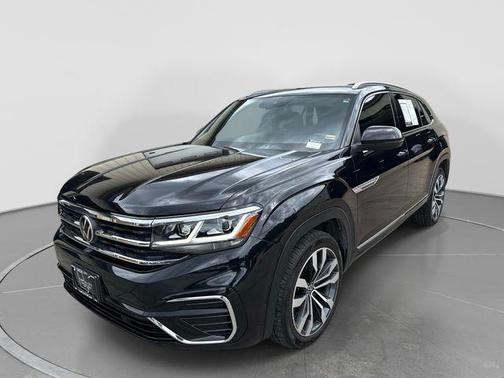 Platinum Gray Metallic 2021 Volkswagen Atlas Cross Sport 3.6L V6 SEL Premium R-Line