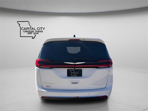 Bright White Clearcoat 2026 Chrysler Pacifica L