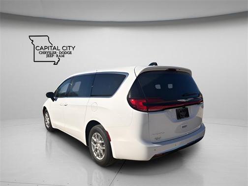Bright White Clearcoat 2026 Chrysler Pacifica L